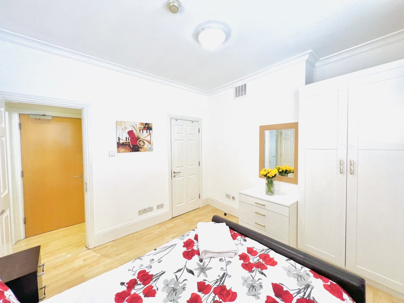 Furnished Large One bedroom Flat in Mayfair - student accommodation in Mayfair - img_3