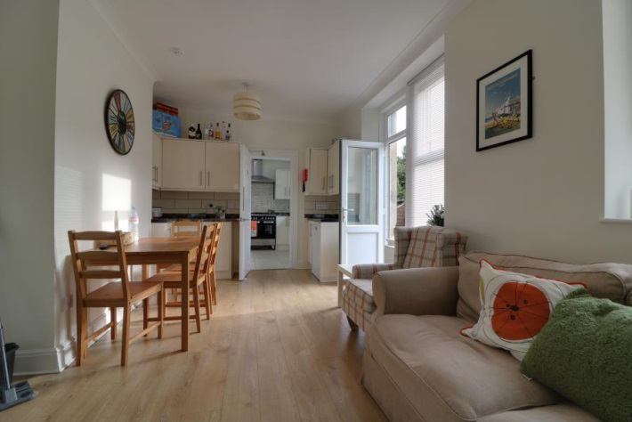 Furnished Room Let in Shared House - student accommodation in Weston-super-Mare - img_2