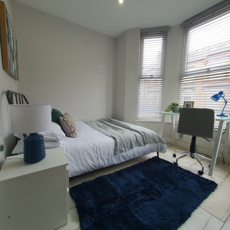 **Gorgeous 8 Bedroomed House In Central Location** - student accommodation in Liverpool - img_1