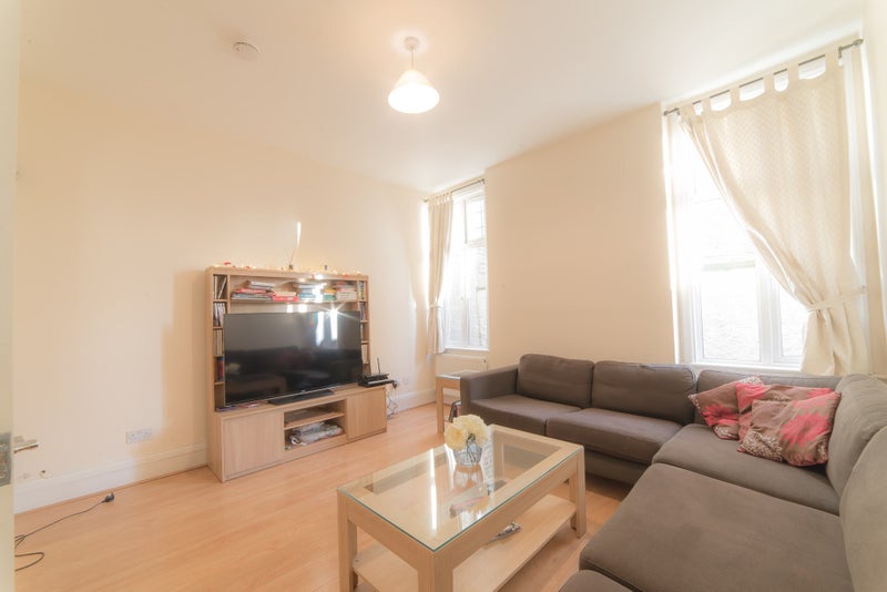 Gorgeous double with ensuite - Friendly housemates - student accommodation in Ealing Common - img_2