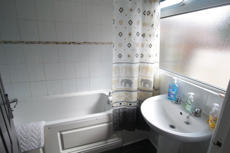 Grab this double room in Unbeatable location - student accommodation in Lincoln - img_3