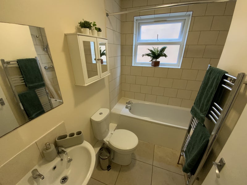 Great Double Room available (42M) - student accommodation in Guildford - img_6