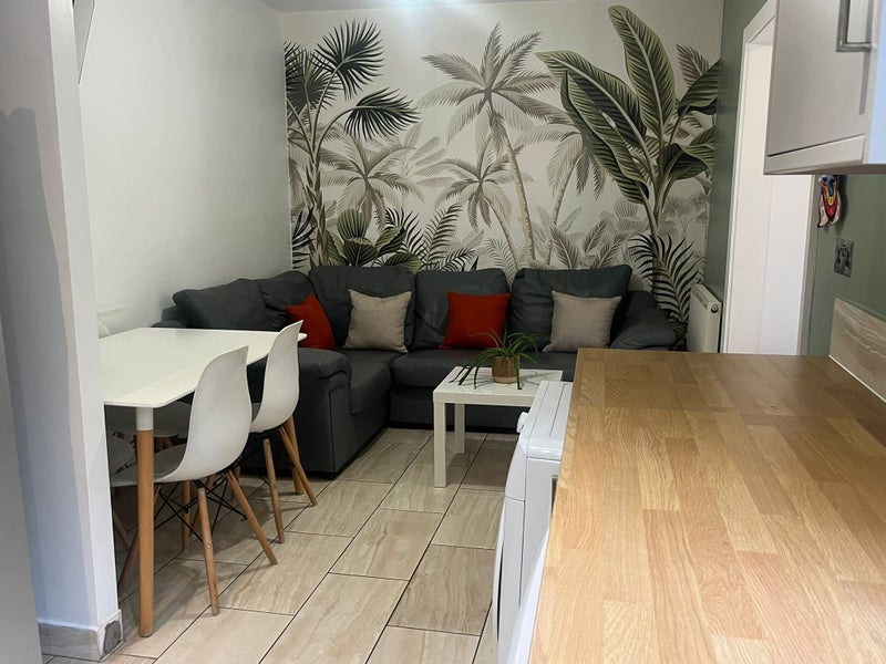 Great Ensuite Room Becoming Available - HP13 7EP - student accommodation in High Wycombe - img_2
