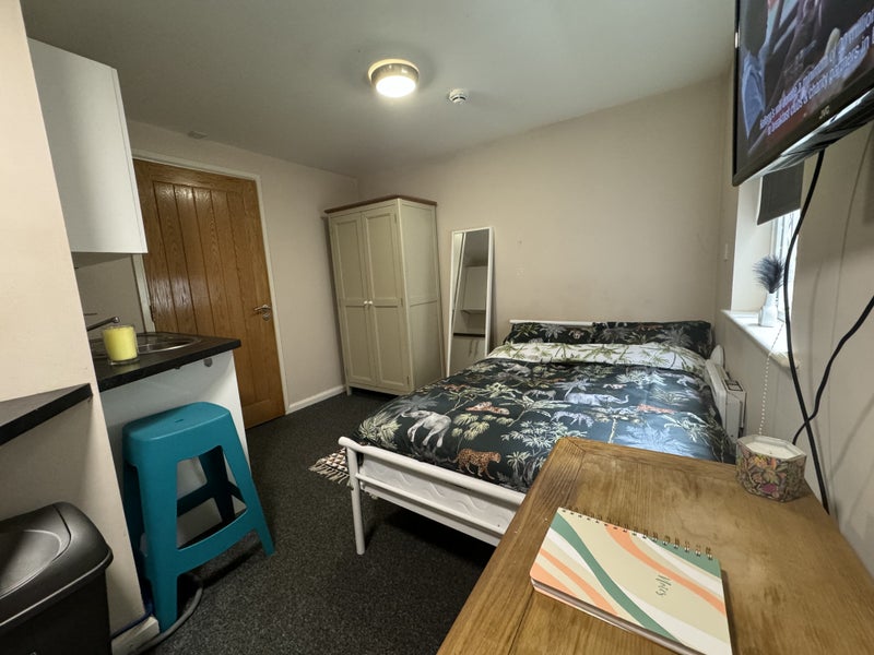 Great Studio Room Available in Lenton - student accommodation in Lenton - img_3