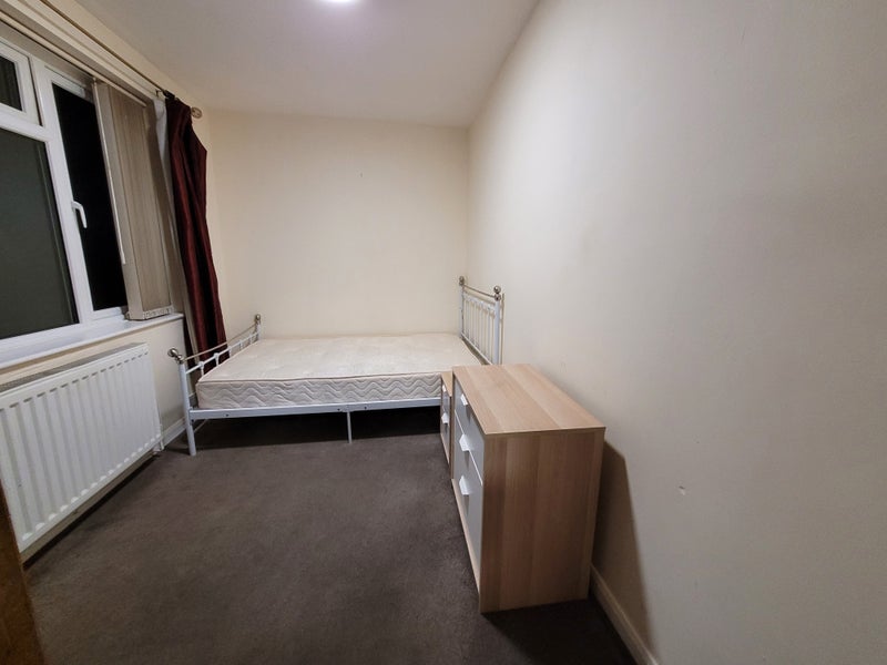 Great value with parking and close to amenities. - student accommodation in Ipswich - img_2