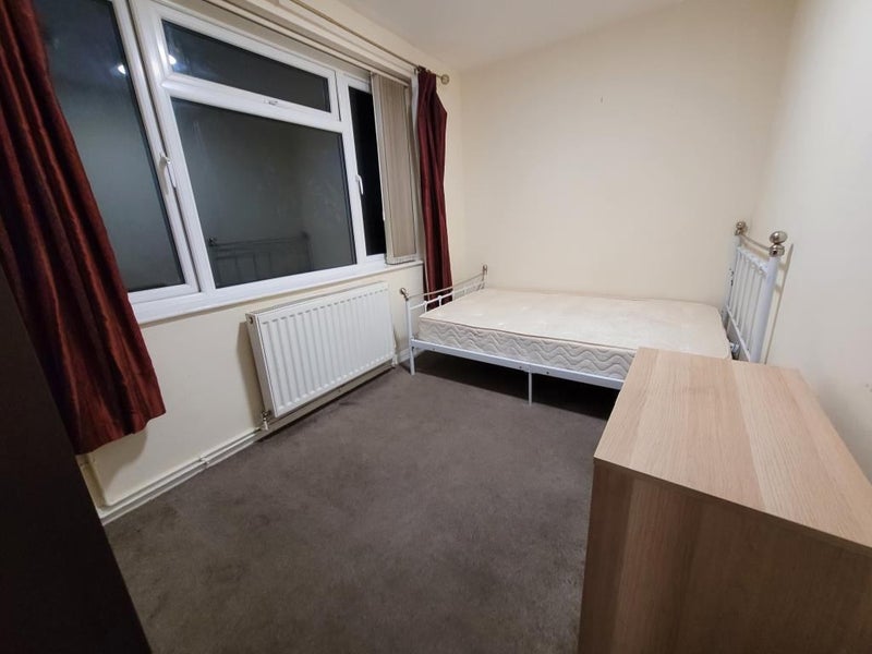 Great value with parking and close to amenities. - student accommodation in Ipswich - img_3