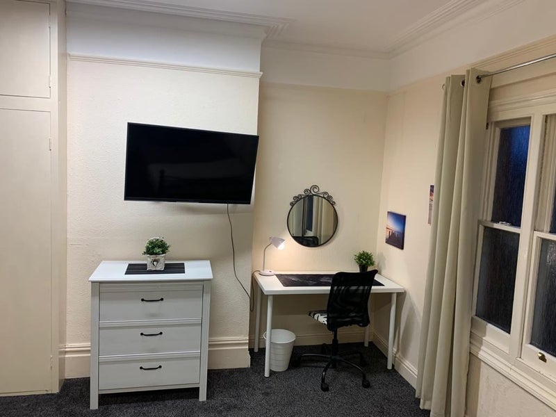 Flat in Guildford - student accommodation in Guildford - img_2