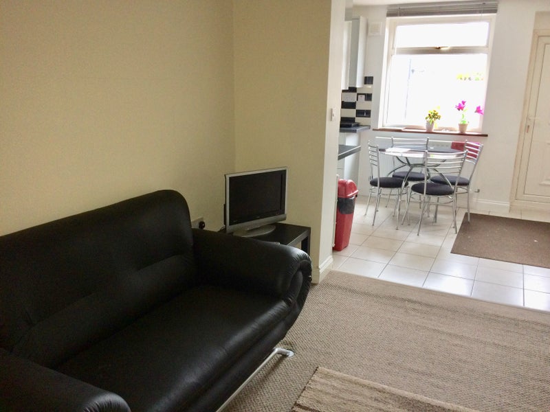 Hayes Town (UB3) - Single Room with Internet - student accommodation in Hayes - img_2