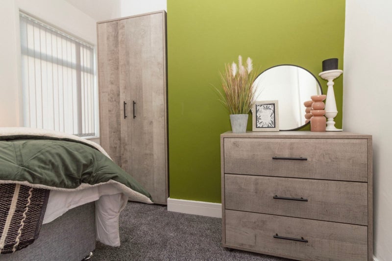 HMO-Last Room, En-Suite| Bills Inc. - student accommodation in Bolton - img_2