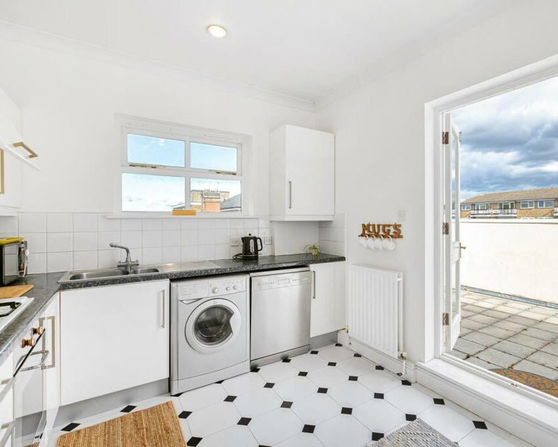 Homely private suite in central Putney long/short - student accommodation in Putney - img_2
