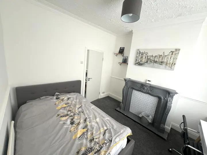House in Salford - student accommodation in Salford - img_1