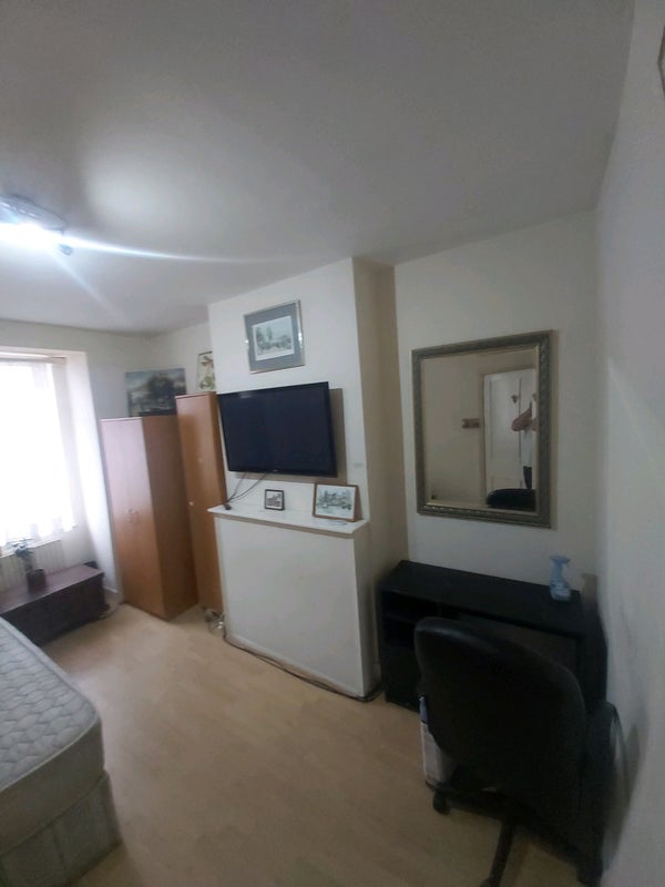 Hounslow East-Double Room - student accommodation in Hounslow East - img_6