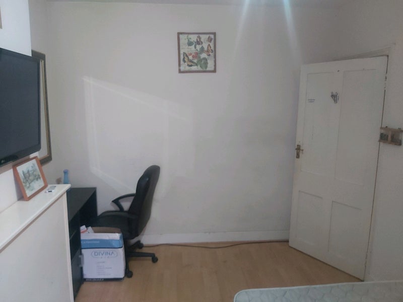 Hounslow East-Double Room - student accommodation in Hounslow East - img_7