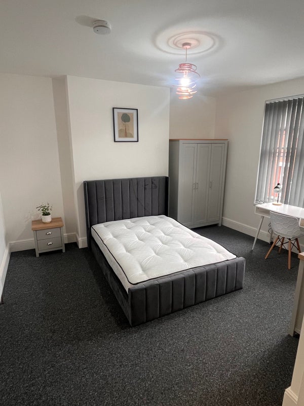 Large Double Ensuite Room In Premium Modern House student accommodation in Leicester - img_7