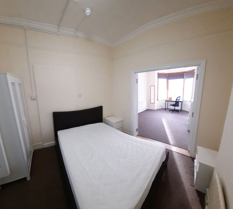 Huge 29m² Space, En-Suite, Amazing Location! - student accommodation in Shepherds Bush - img_1