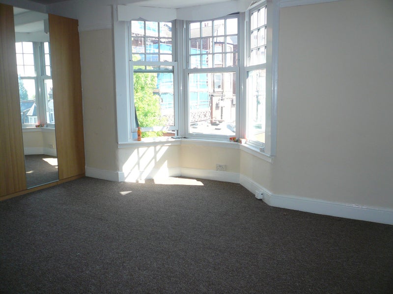 Huge Double room but for one only - student accommodation in Muswell Hill - img_2