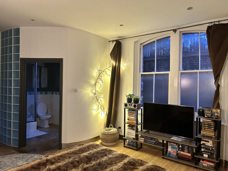 Huge master ensuite in a 115sqm factory conversion - student accommodation in Farringdon - img_2