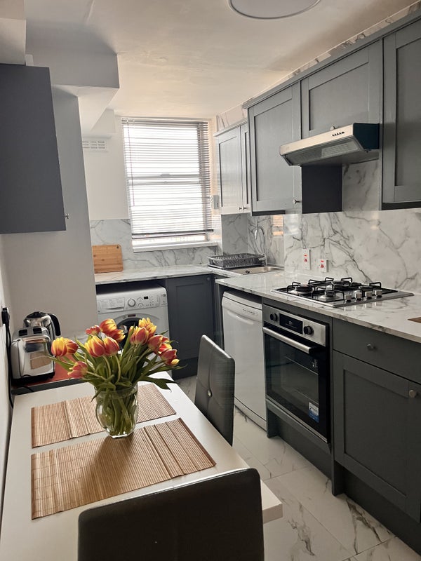 Hyde park ,2 beds 2 baths, No fees!☎ - student accommodation in Queensway - img_3