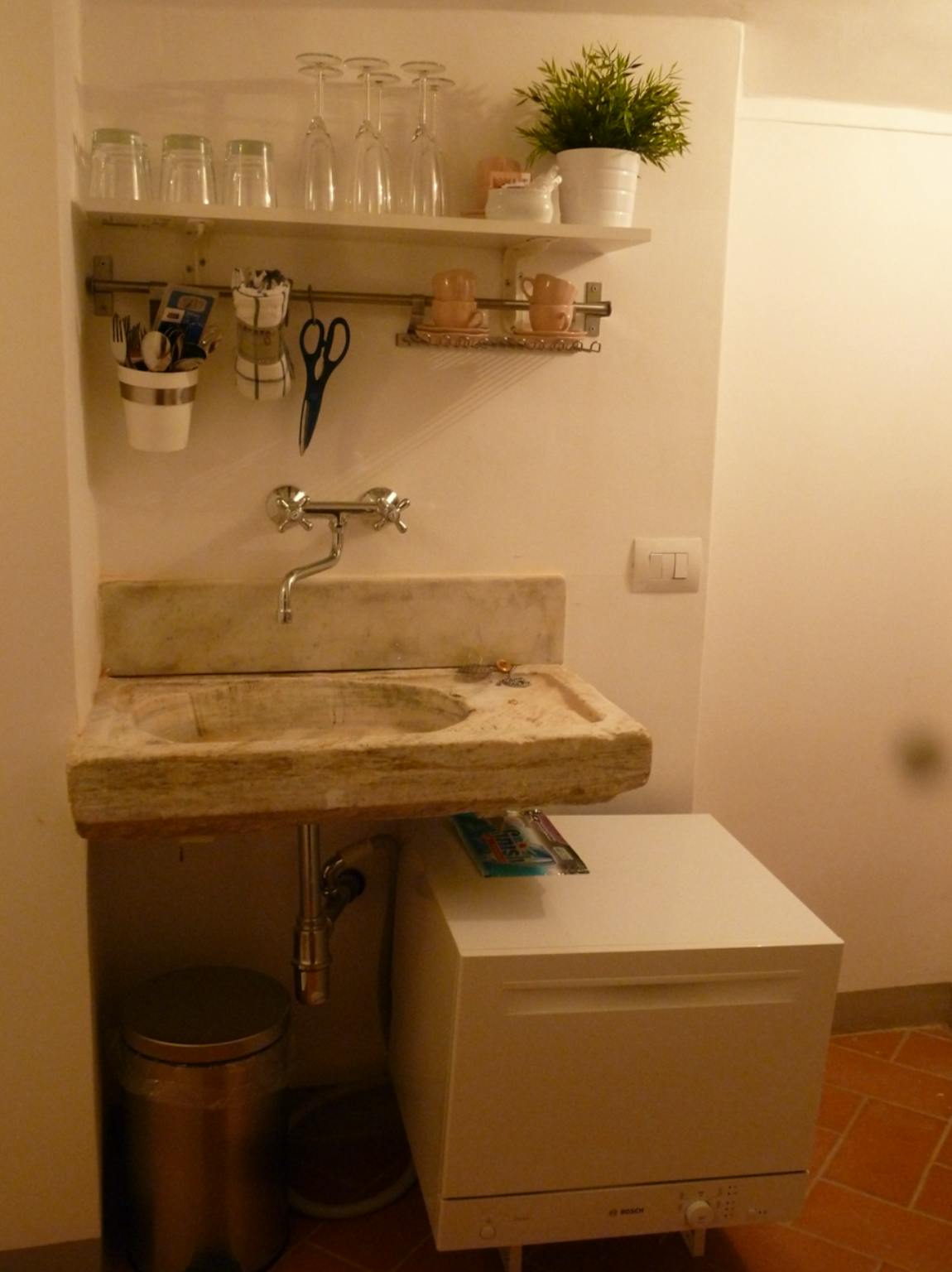 Very charming ensuite double bedroom, in a victorian 6 bedroom house - student accommodation in Cardiff - img_4