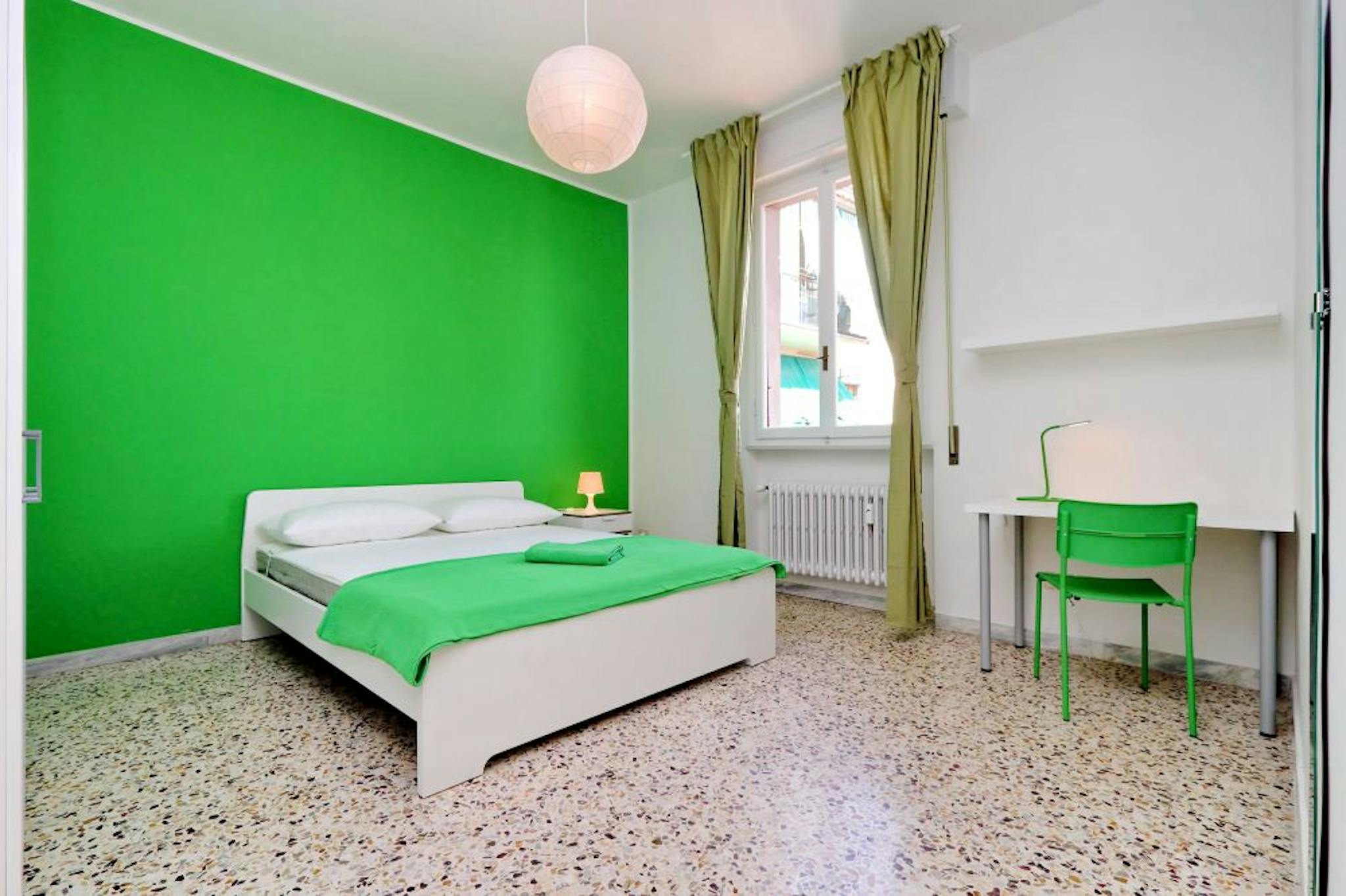 Snug double bedroom near Kilburn Tube - student accommodation in London - img_6