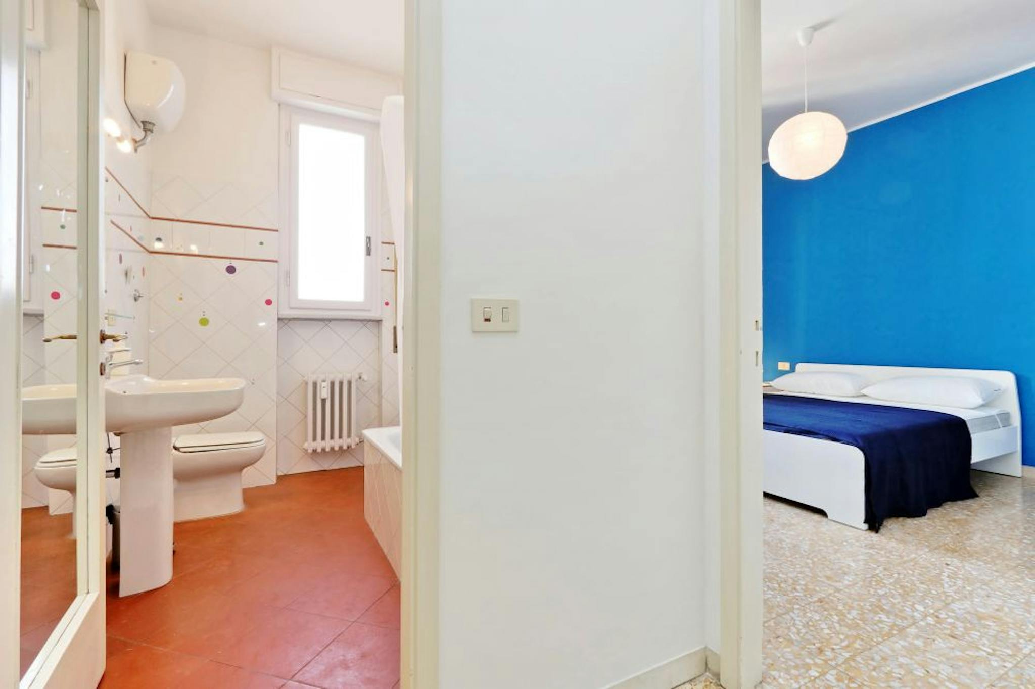 Snug double bedroom near Kilburn Tube - student accommodation in London - img_4