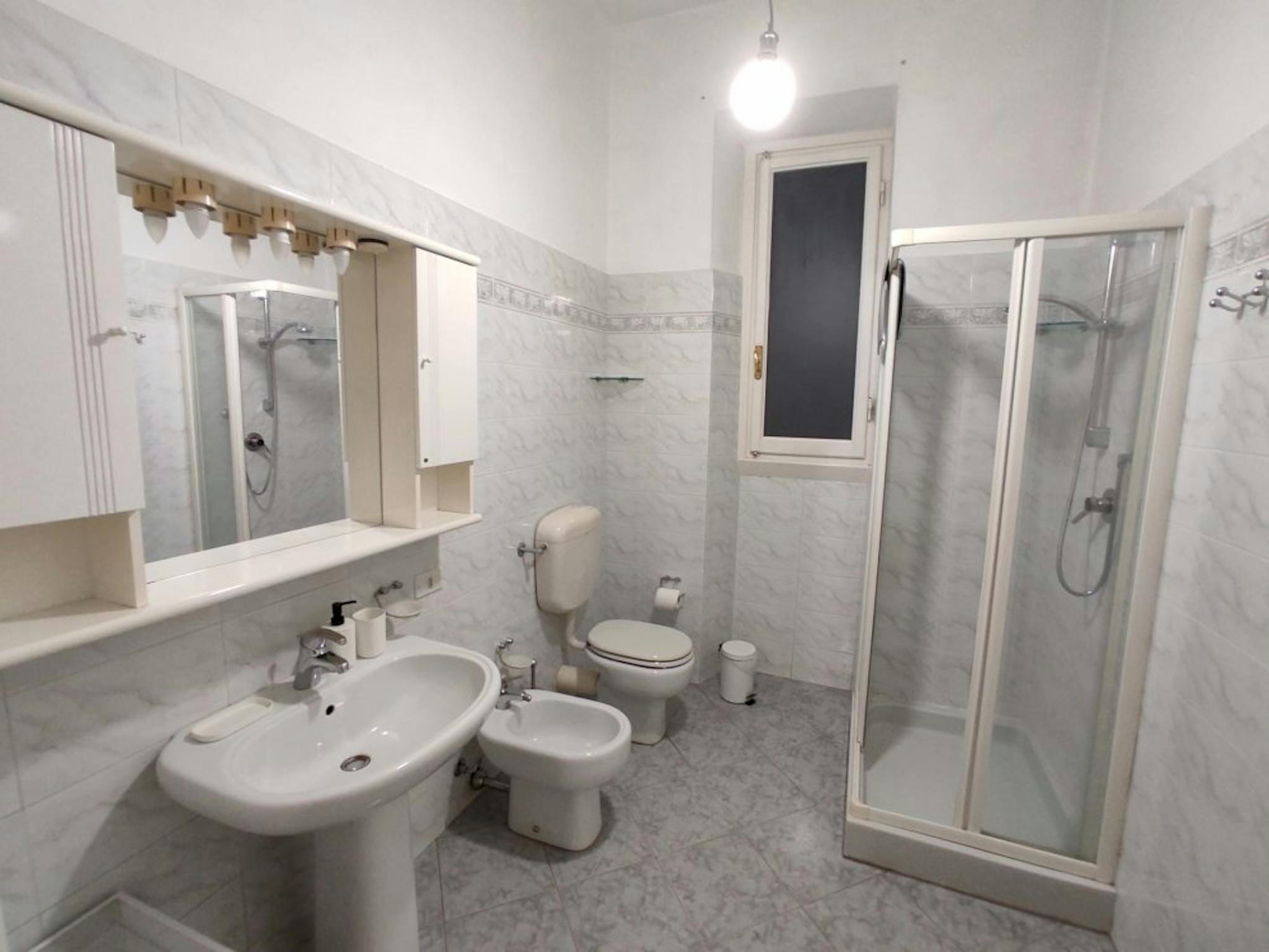 Amazing double bedroom close to Brondesbury Overground Station - student accommodation in London - img_5
