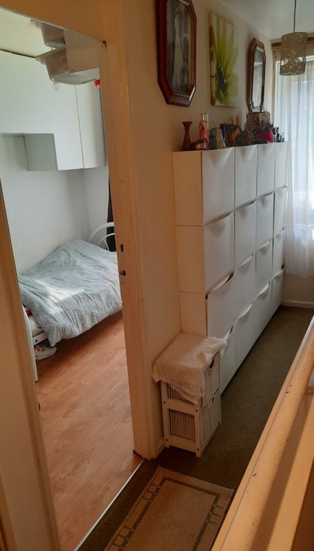 It’s a double room with single bed, family place - student accommodation in Aldgate East - img_1