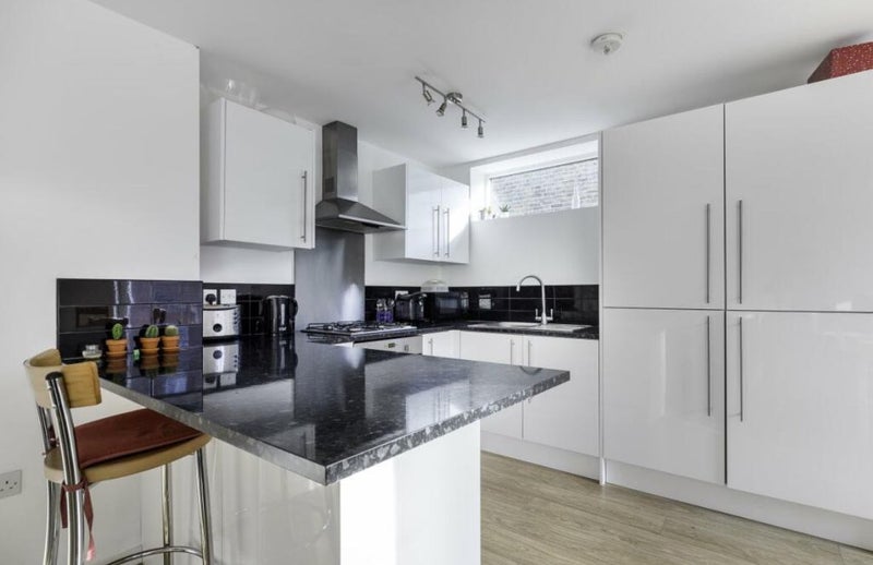 King en-suite room close to Brixton Station - student accommodation in Brixton - img_4
