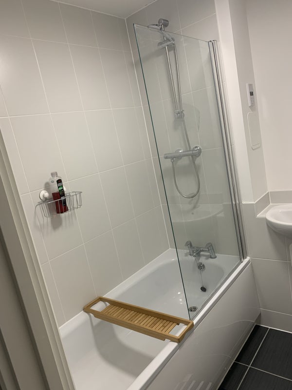 King size 10 minutes walk to Reading station - student accommodation in Reading - img_2
