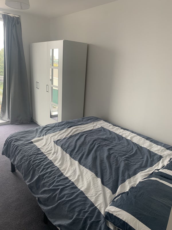 King size 10 minutes walk to Reading station - student accommodation in Reading - img_5