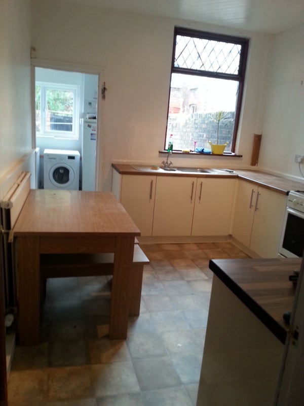 L18,  single bed, all bills inc, 2 bathrooms - student accommodation in Mossley Hill - img_4