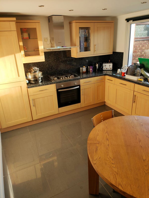 Large bedroom  for rent - student accommodation in Newington - img_2
