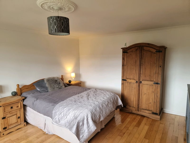 Large bedroom  for rent - student accommodation in Newington - img_6