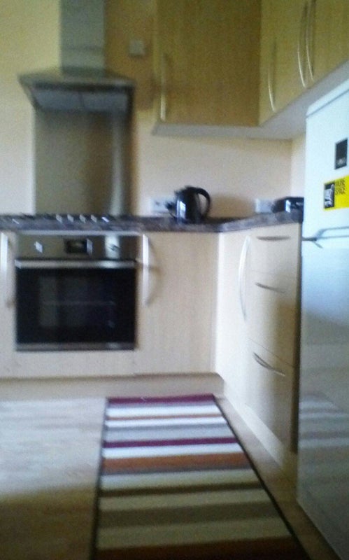 Large bedsit with private fully fitted new kitchen - student accommodation in Woking - img_5