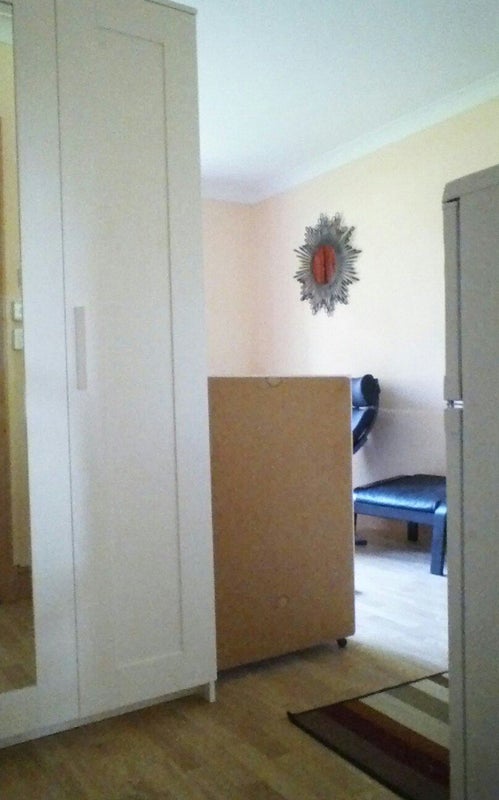 Large bedsit with private fully fitted new kitchen - student accommodation in Woking - img_6