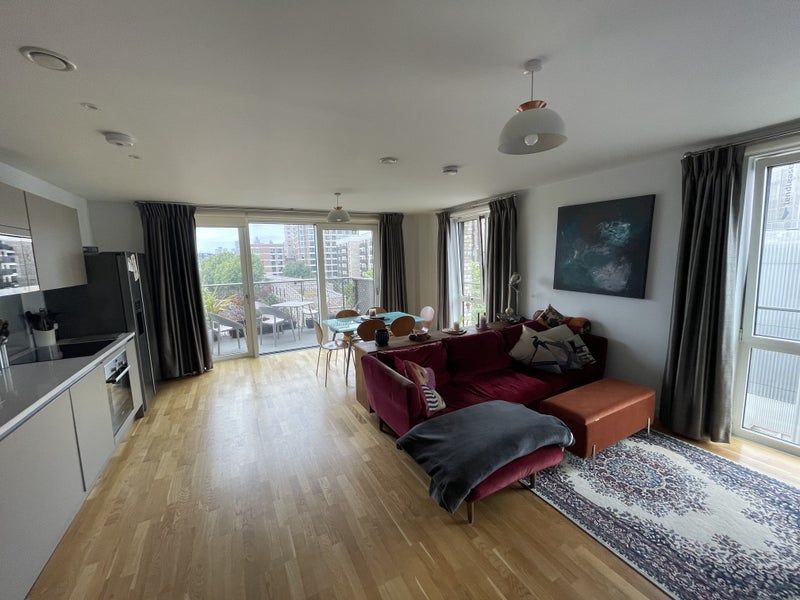 Large bright double room to rent Mon-Fri in E&C - student accommodation in Elephant and Castle - img_4