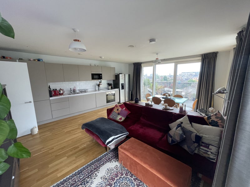 Large bright double room to rent Mon-Fri in E&C - student accommodation in Elephant and Castle - img_5