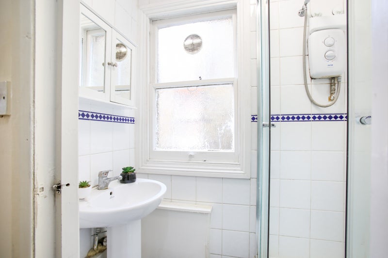**Large & Cosey Double Room In Fulham Broadway** - student accommodation in Fulham Broadway - img_5