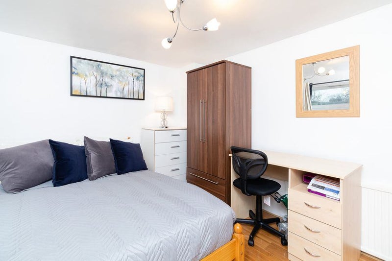 Large Doube Rooms In Kingston - student accommodation in Kingston - img_4