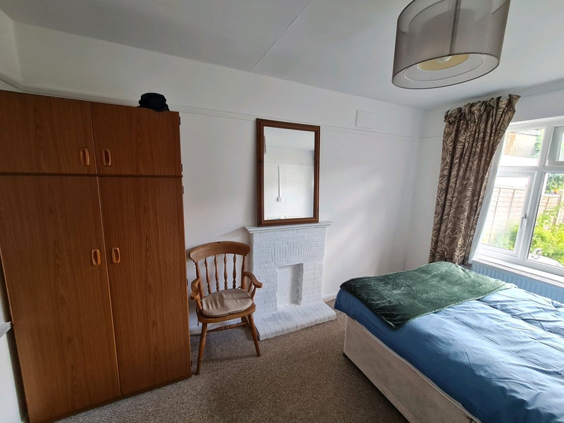 Large Double Bedroom Furnished- Available Immi - student accommodation in High Wycombe - img_6