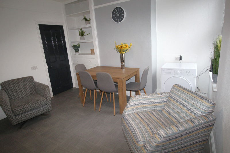 Large Double En-suite Room Available to let - student accommodation in Lincoln - img_8