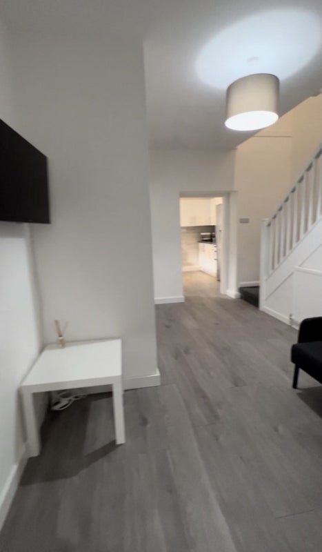 Large Double Room - All Bills Included - student accommodation in Durham - img_4