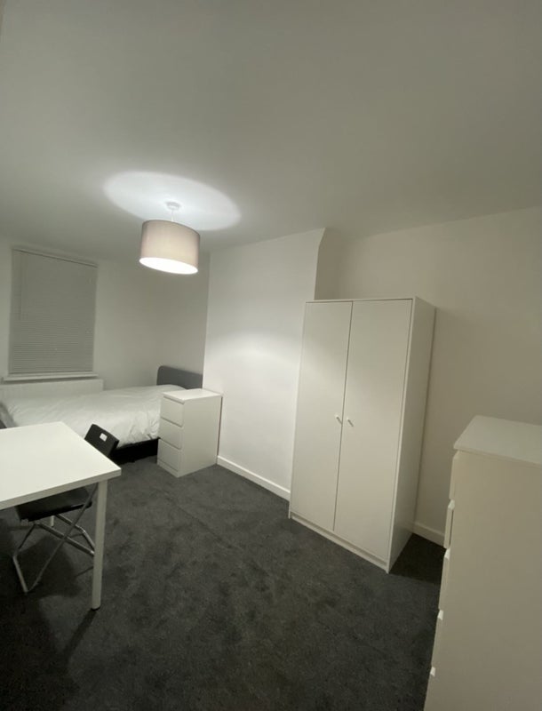 Large Double Room - All Bills Included - student accommodation in Durham - img_8