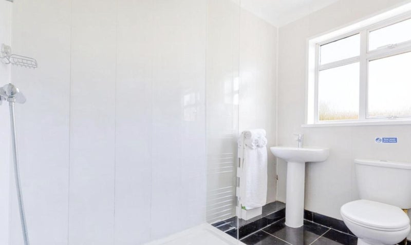 Large Double Room Close To Overground - student accommodation in London SW16 - img_2