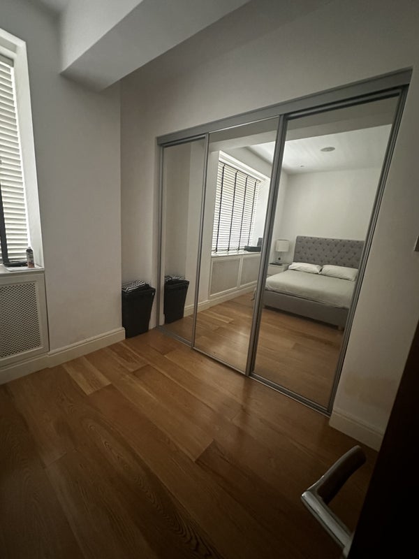 Large double room for single female occupancy - student accommodation in Uxbridge - img_2