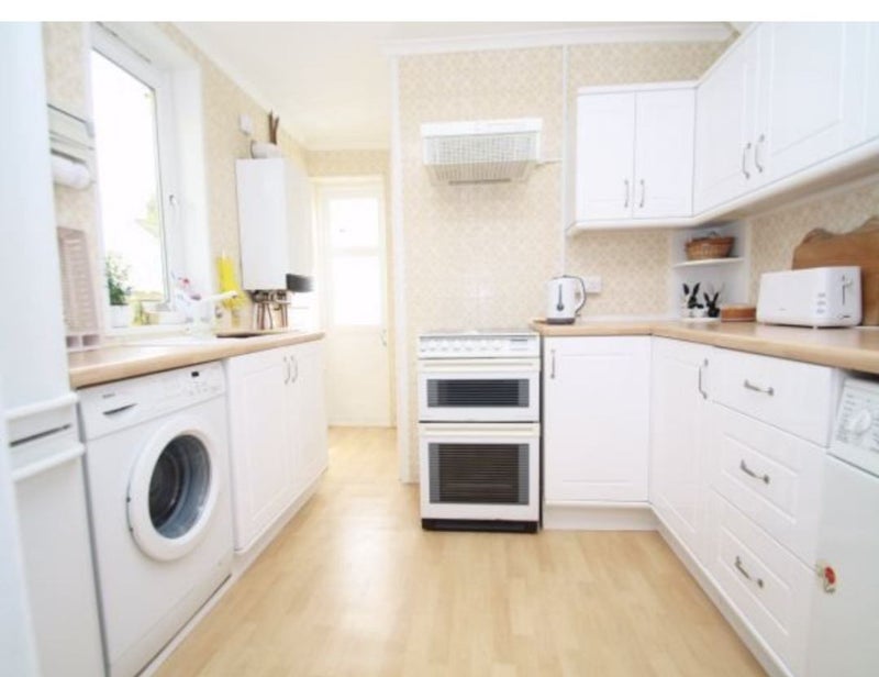 Large double room in Barking £700 - student accommodation in Barking - img_4