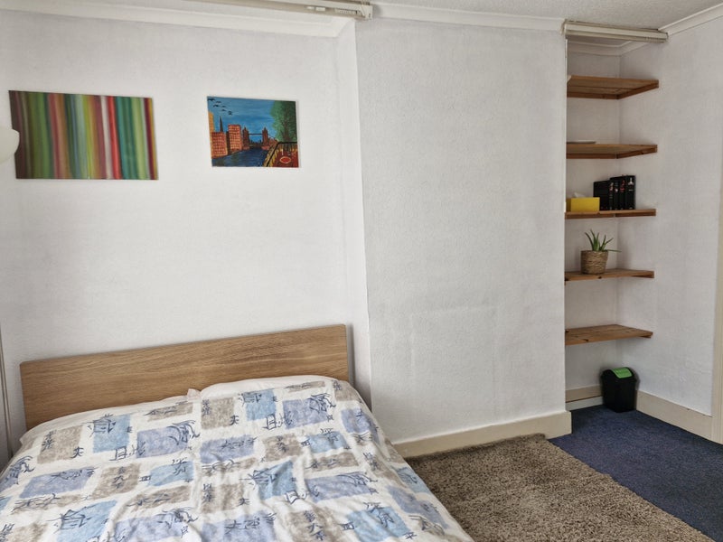 Large double room in Barking £700 - student accommodation in Barking - img_3