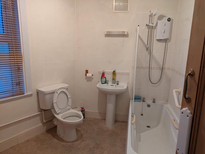 Large Double room in great location - student accommodation in Exeter - img_5