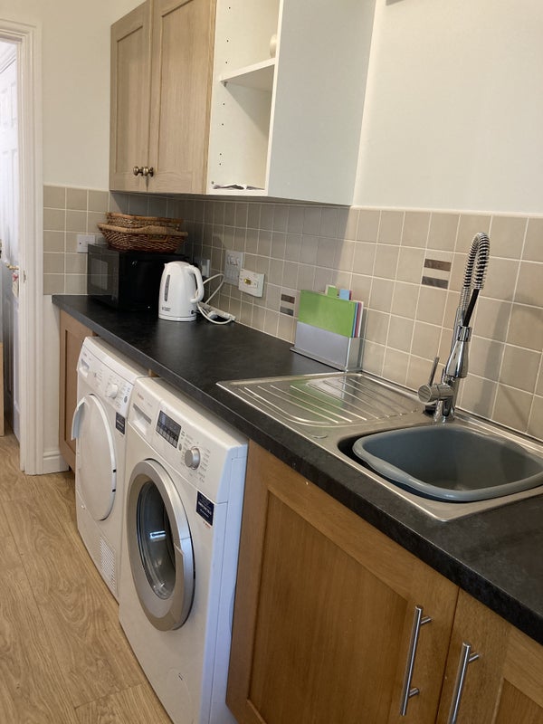 Large double room, separate shower & kitchen area - student accommodation in Falmouth - img_3