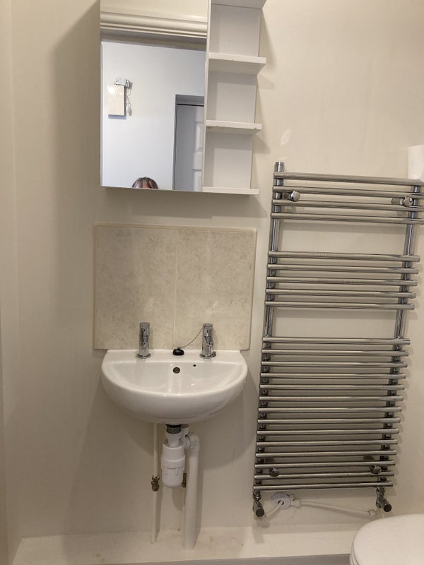 Large double room, separate shower & kitchen area - student accommodation in Falmouth - img_5